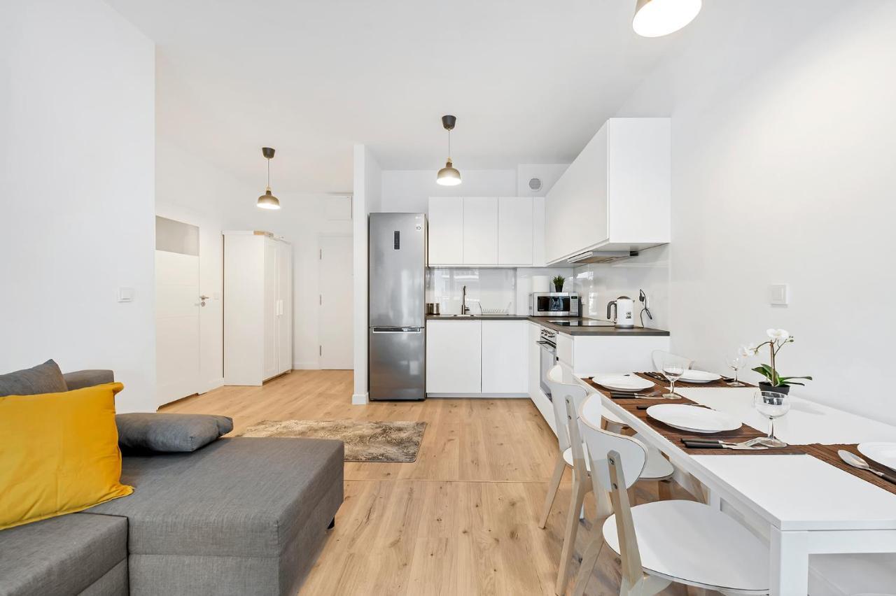 Luxury In -2-bright-secure&freeparking Apartment Łódź