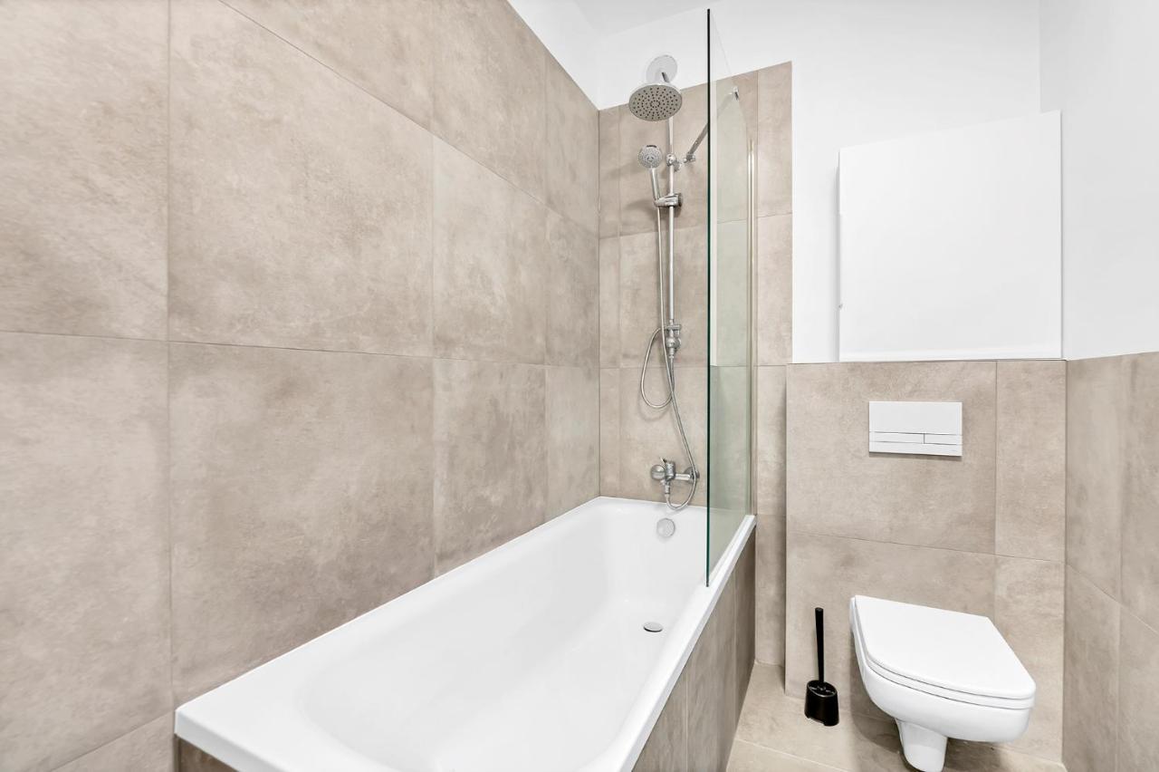 Luxury In -2-bright-secure&freeparking